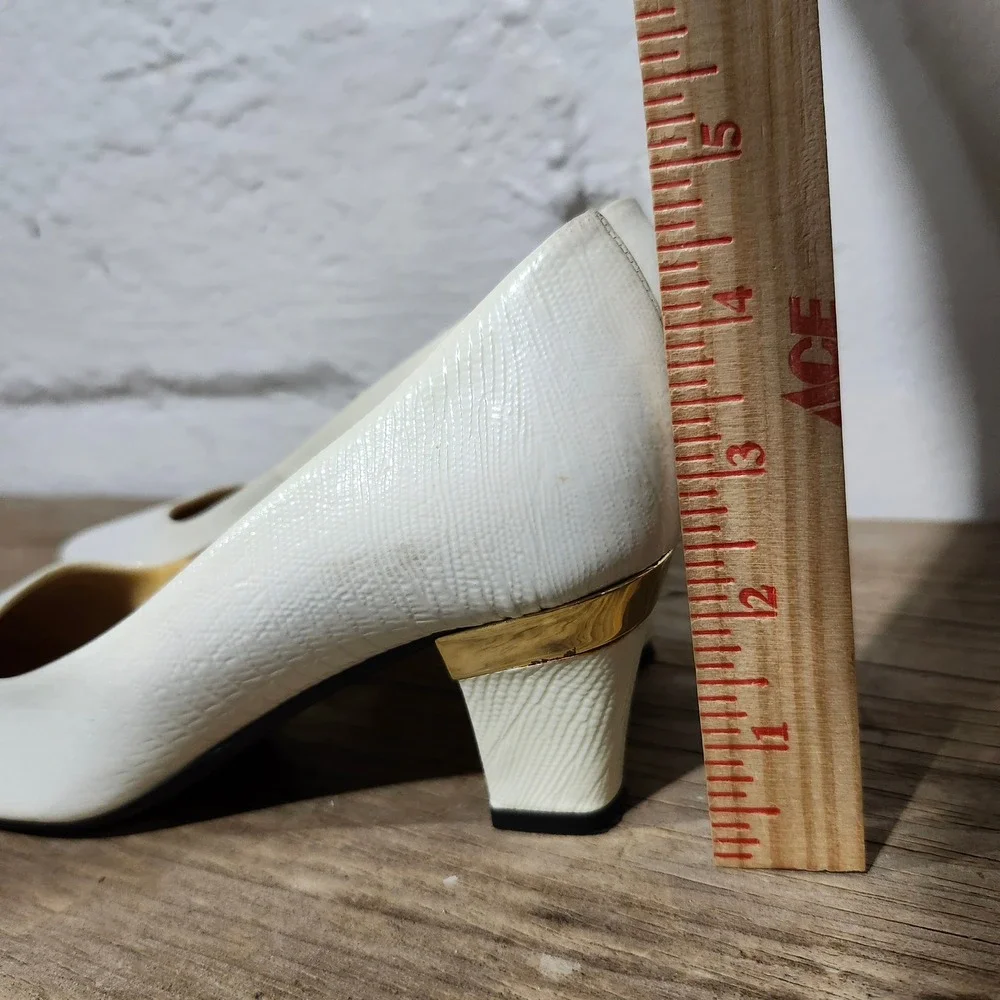 J. Renee Vtg Women White Lizard Embossed Square Toe Block Heel Gold Detail 7.5